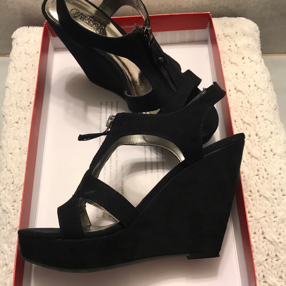 Carlos Santana Black Wedges - Picture 2 of 7